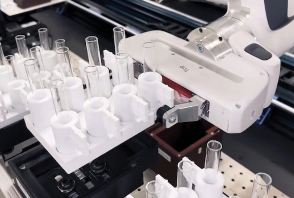 Better battery manufacturing: Robotic lab vets new reaction design strategy