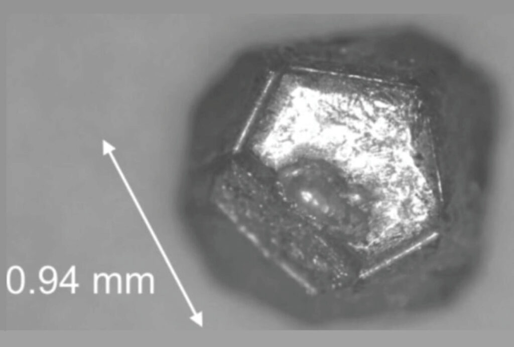 First quantum-mechanical model of quasicrystals reveals why they exist